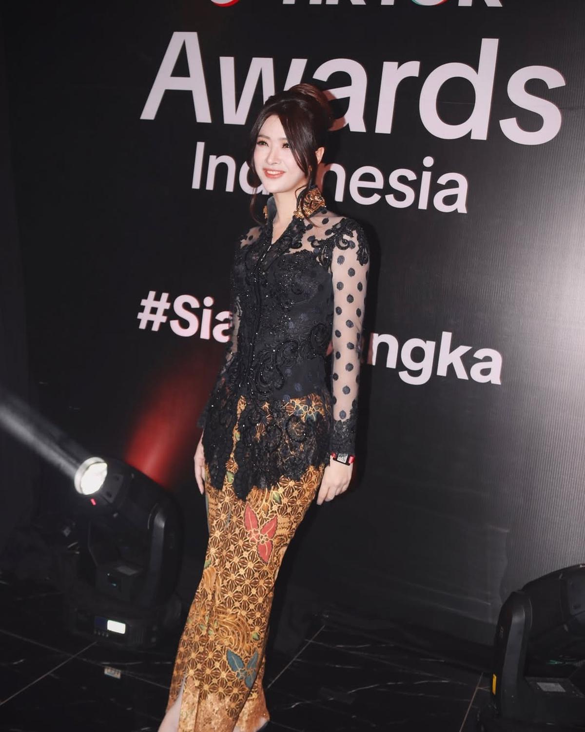 8 Inspirasi Model Kebaya Ala Dara Sarasvati, Cocok untuk Berbagai Momen Istimewa