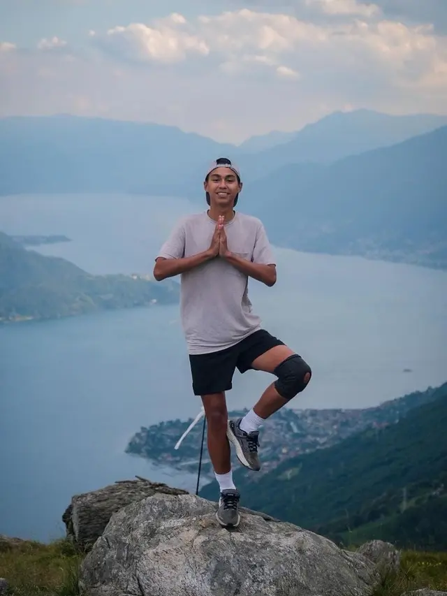 Darius Sinathrya berlibur di Italia bersama keluarga kecil