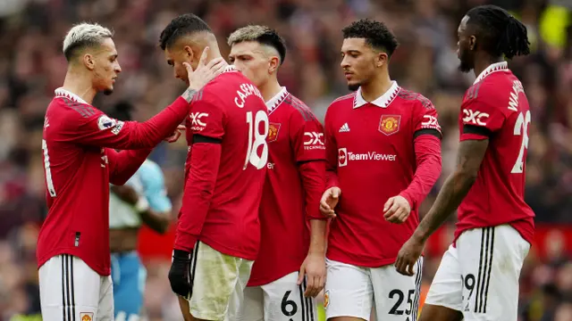 Foto: Ekspresi Casemiro Setelah Diusir Wasit, MU Ditahan Tim Juru Kunci Southampton