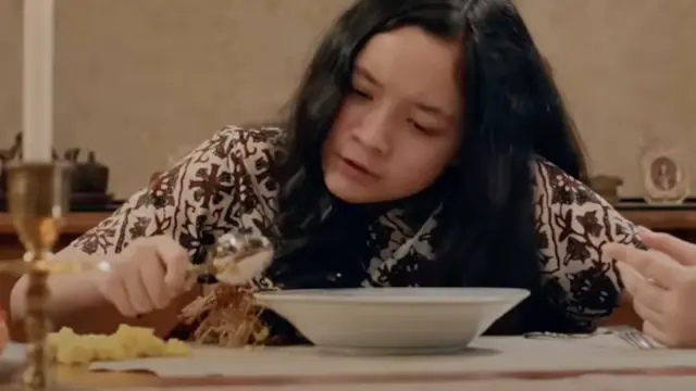 Mikayla Rose sebagai Kumala dan Sumala dalam film Sumala. (Foto: Dok. Hitmaker Studios)