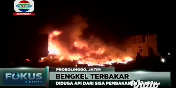 VIDEO: Bengkel Truk di Pajarakan Probolinggo Terbakar