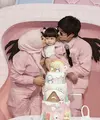 Ameena, putri pertama pasangan Atta Halilintar dan Aurel Hermansyah baru saja merayakan ulang tahunnya yang ke-2. Di perayaan ini, tiga keluarga turut meramaikan; masing-masing adalah keluarga Ashanty, Krisdayanti, dan Geni Faruk. [Foto: Instagram/attahalilintar]
