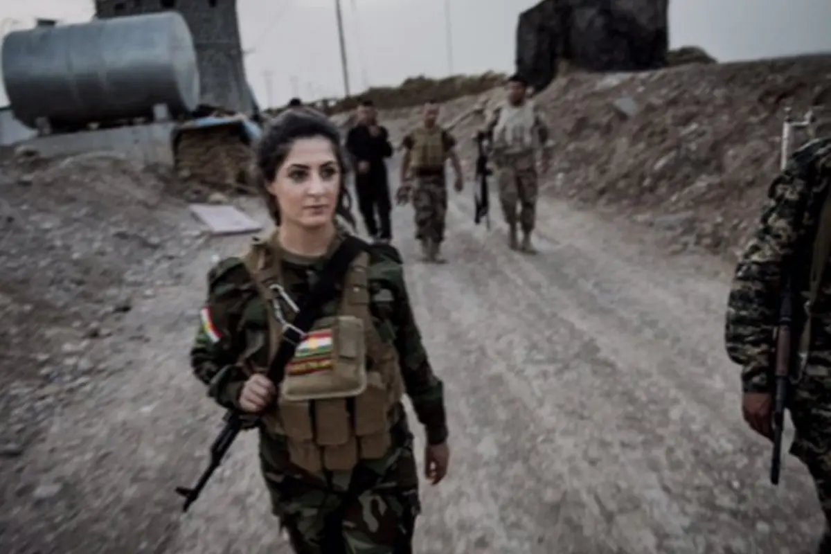 Wanita Cantik Asal Denmark Berperang Lawan ISIS