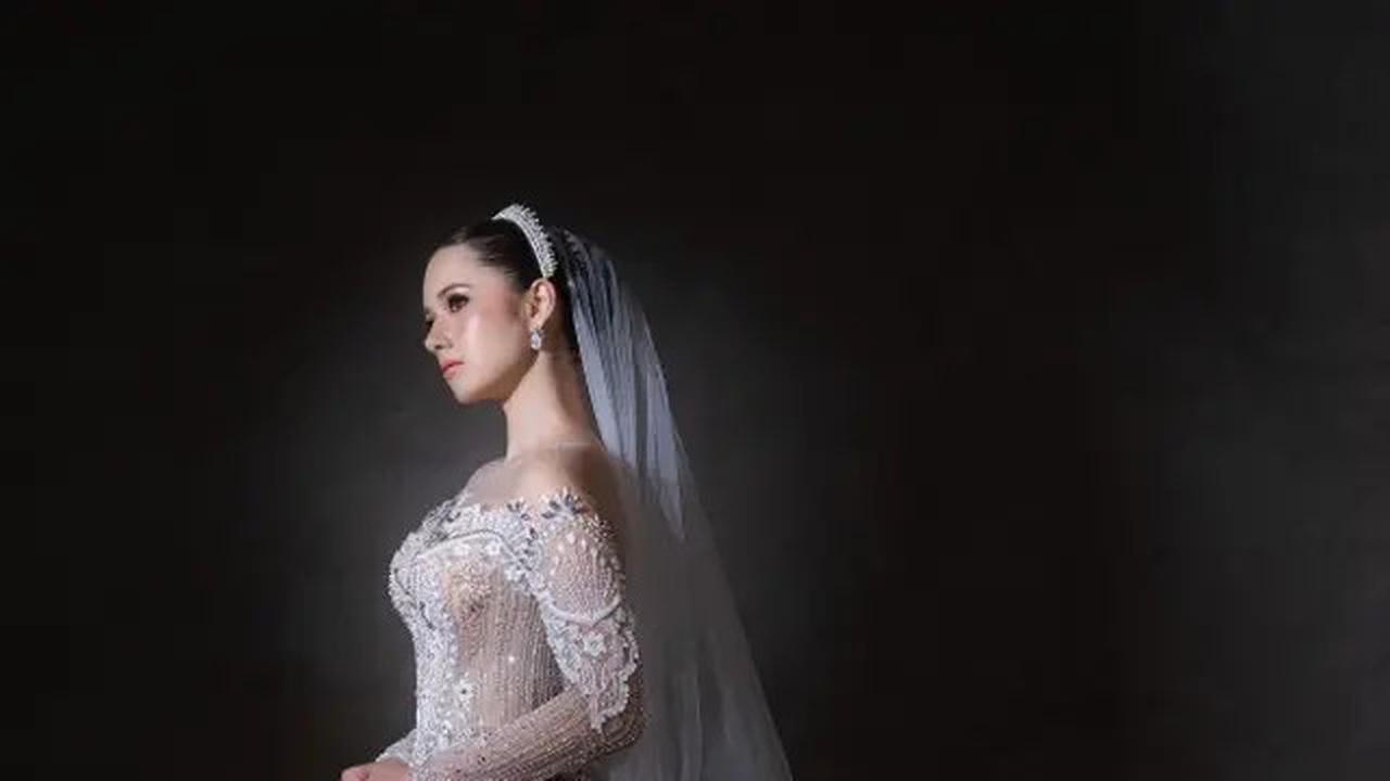 6 Gaya Vika Kolesnaya Istri Billy Syahputra Jadi Model Gaun Pengantin, Penampilannya Bikin Pangling