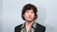 Barry Keoghan Jawab Isu Selingkuh dari Sabrina Carpenter, Sekaligus Ungkap Alasan Tiarap di Medsos