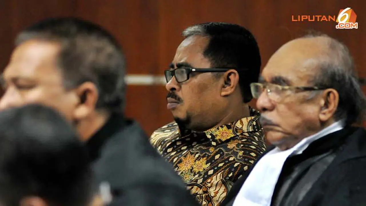 luthfi-istri-131111b.jpg