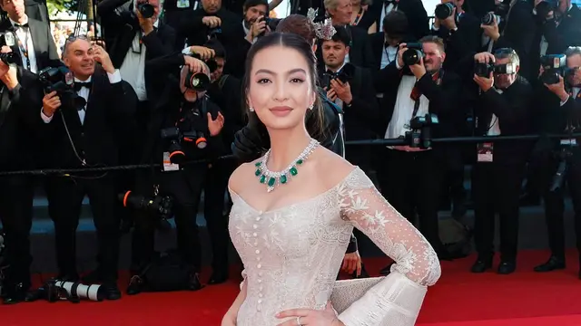 Raline Shah Resmi Jadi Stafsus Menkomdigi, Intip Pesona Kecantikannya Saat Kenakan Kebaya (credit: instagram/ralineshah).