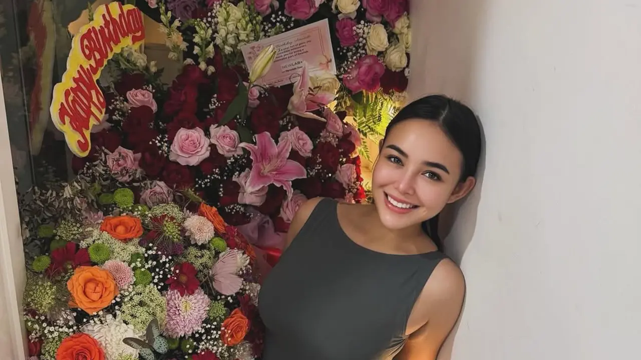 Amanda Manopo Rayakan Ultah ke-26, Tampil Elegan dengan Slim Fit Dress yang Mengekspos Baby Bump