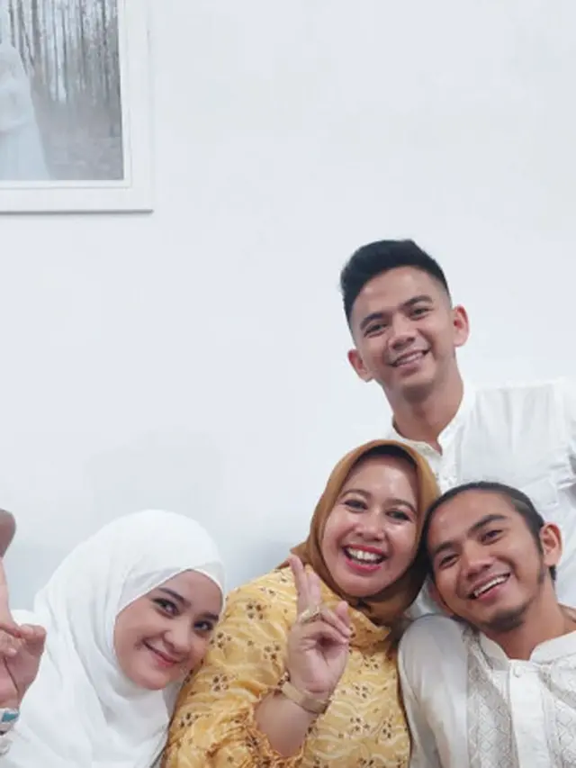 Hamil Anak Pertama, Ini 6 Momen Syukuran 4 Bulanan Istri Ridho D'Academy