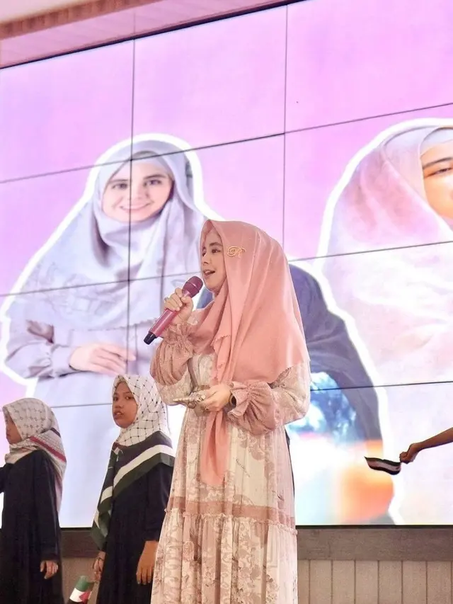 Risty Tagor Perdana Tulis Lagu