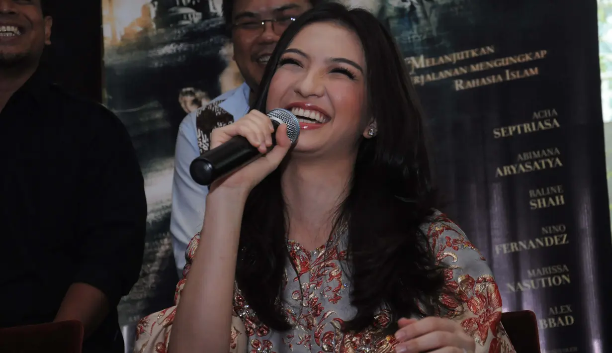 Memerankan karater Fatma diakui Ralin memang cukup sulit, terlebih karena sosok ibu muda yang anaknya mengidap kanker itu sangat jauh berbeda dengan kesehariannya (Liputan6.com/Rini Suhartini).