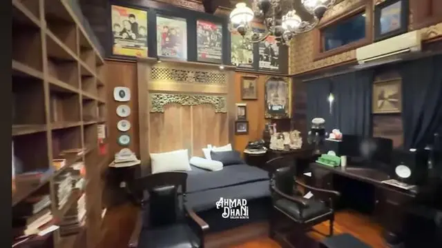 Rumah Ahmad Dhani Bernuansa Antik
