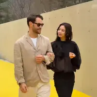 Intip penampilan stunning Jennie BLACKPINK saat hadiri acara Jacquemus (@blackpink.news.blink)