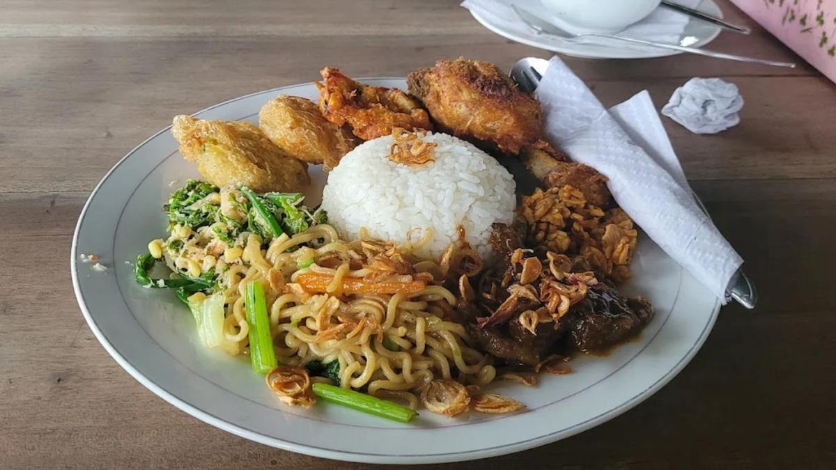 17 Rekomendasi Tempat Makan Enak di Dekat Kawah Ijen yang Diburu Orang Tahun 2025
