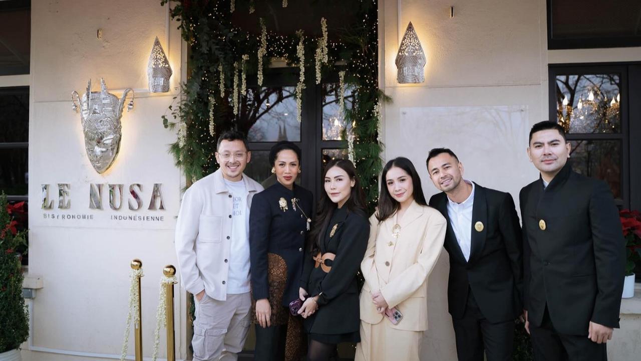 Penampilan Nagita Slavina menjadi salah satu yang mencuri perhatian. Penampilan Nagita dipuji cantik dan anggun.<br>