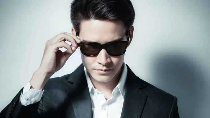 Transformasi Office Style ala Pria Masa Kini: Anti Ribet dan Tetap Elegan