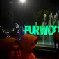 Kendaraan dilarang masuk ke Alun-alun Purwokerto pada malam tahun baru 2018. (Foto: Liputan6.com/Muhamad Ridlo)