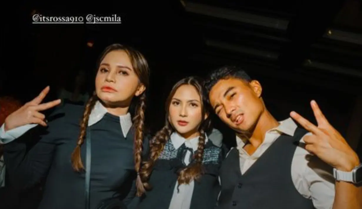 Jessica Mila dan Rossa tampil kembar dengan menjadi Wednesday Addams [@aqsaaswar]