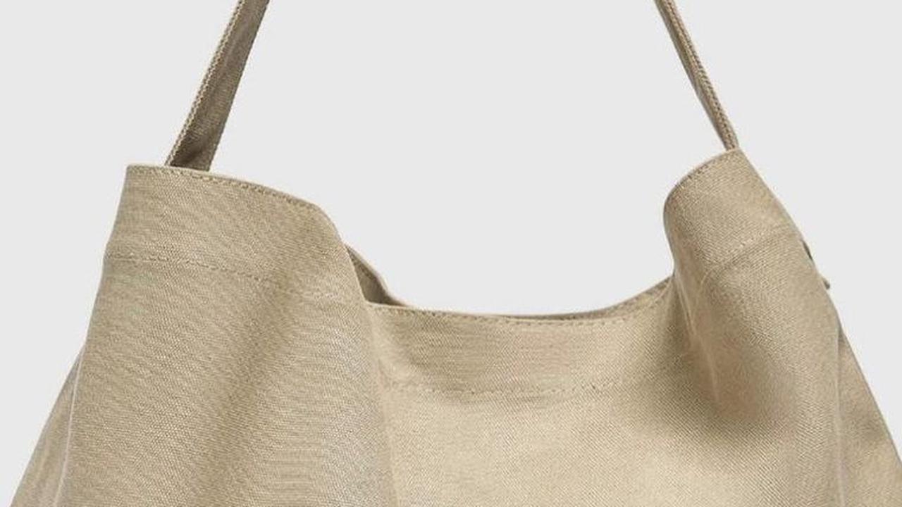 Tampil Stylish dengan Tas Merek Pull and Bear