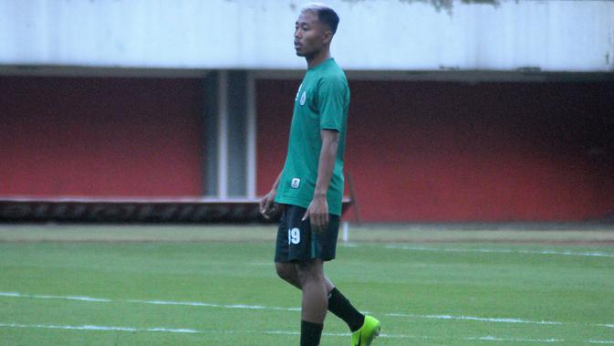Kushedya Hari Yudo saat berlatih di Stadion Maguwoharjo, Sleman, Rabu (8/5/2019). (Bola.com/Vincentius Atmaja)