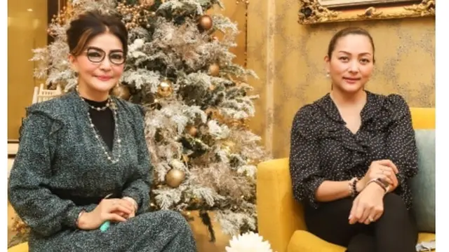 6 Potret Kedekatan Michaela Paruntu dengan Kakak Christiany Paruntu Bupati Minahasa Selatan