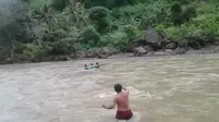 Perjuangan Hidup Mati Ibu Hamil di NTT Seberangi Sungai untuk Melahirkan