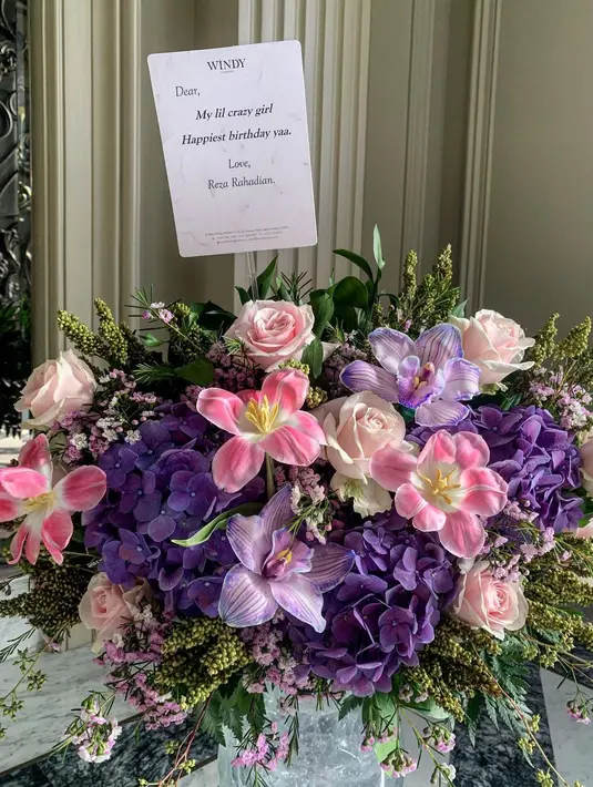 Prilly Latuconsina (Foto: Instagram/prillylatuconsina96)