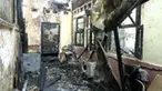 Diduga akibat hubungan arus pendek listrik, lima rumah di jalan Kramat Sentiong, Senen, Jakarta Pusat, hangus terbakar, Sabtu pagi.