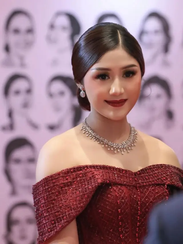 Erina Gudono di Final Puteri Indonesia 2025. [@erinagudono]