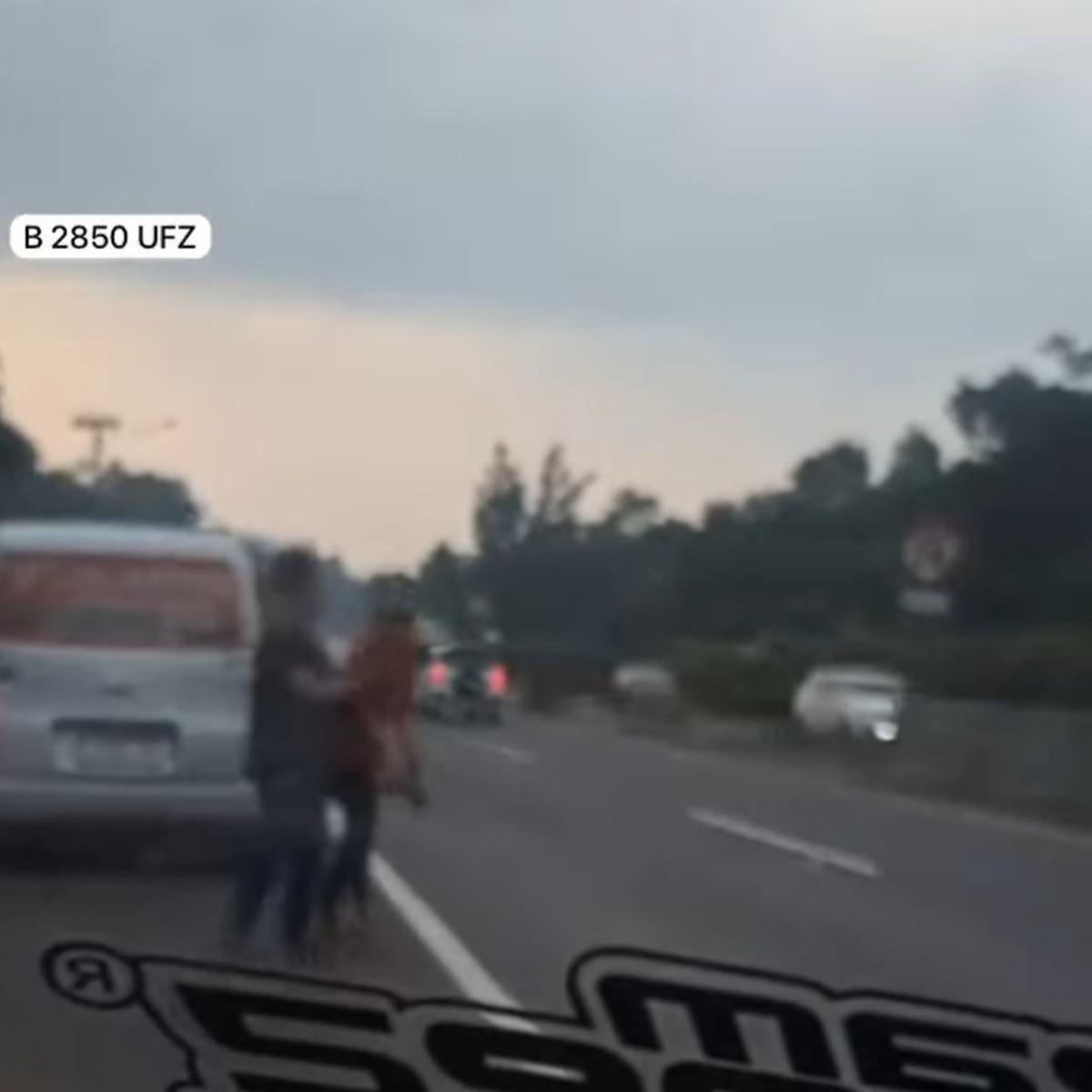 Pria todongkan benda mirip pistol di tol cipularang