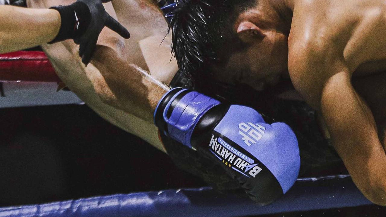 Sebagian orang, menilai olahraga tarung bebas atau sering disebut Mixed Martial Arts (MMA) adalah olah raga yang keras.<br>