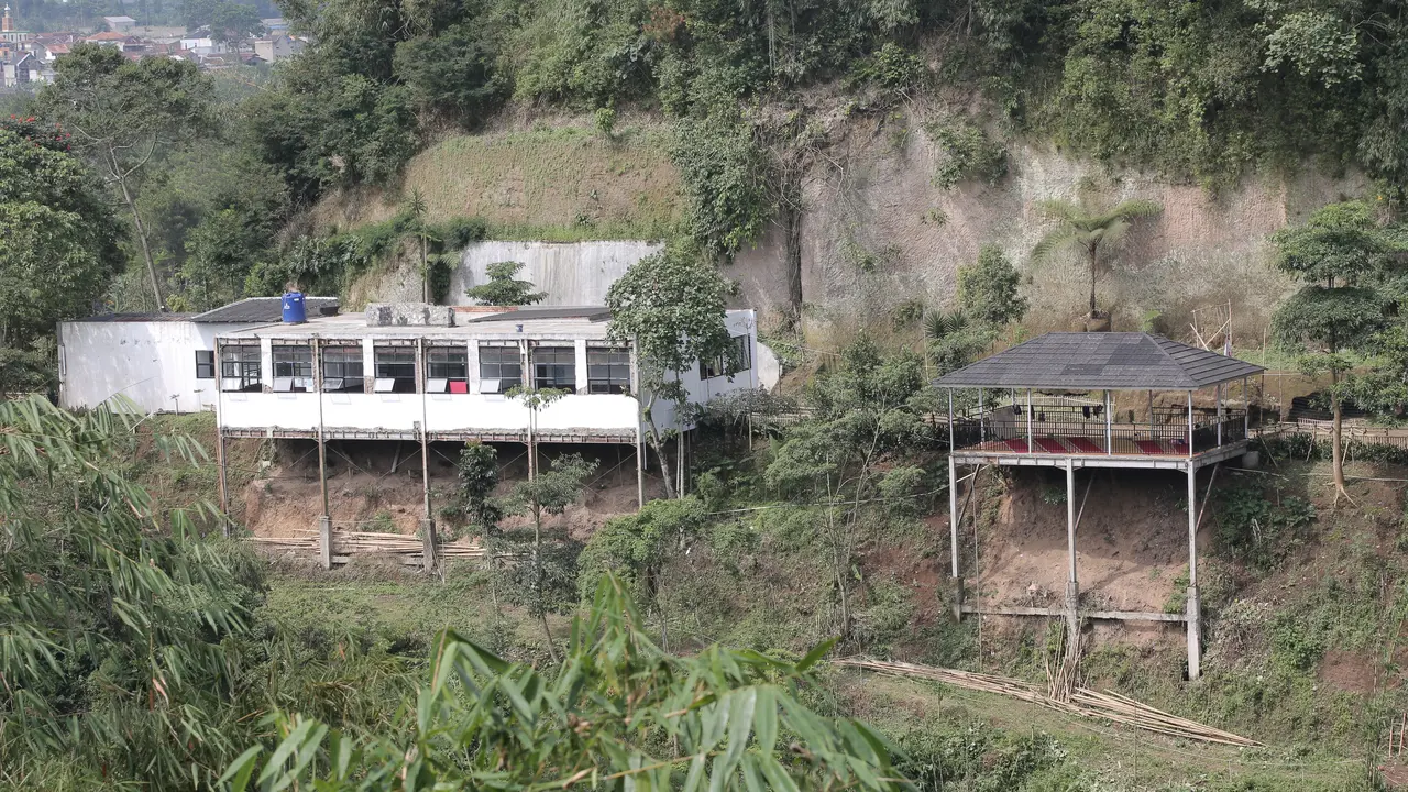 Rumah di Jalur Sesar Lembang