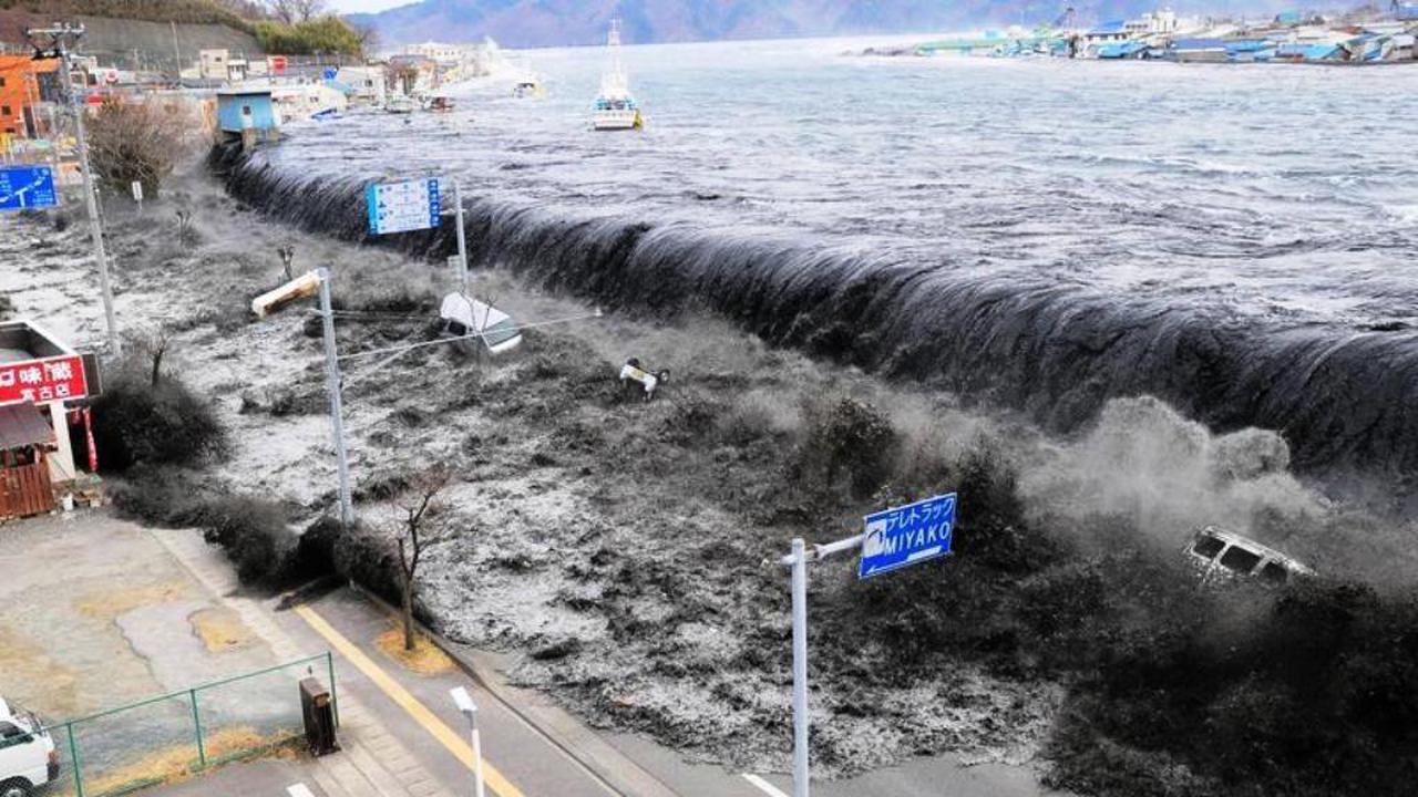 Tsunami Jepang 2011