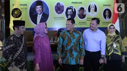 Ketua MPR Bambang Soesatyo atau Bamsoet (tengah) menghadiri acara diskusi publik yang diselenggarakan Posbakum Golkar di Jakarta, Selasa (12/11/2019). Diskusi tersebut membahas mengangkat tema 'Golkar Mencari Nakhoda Baru'. (Liputan6.co/Johan Tallo)