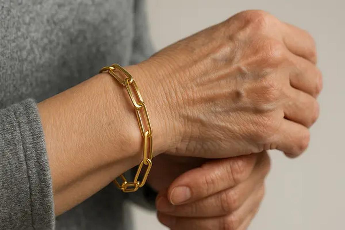 15 Model Gelang Emas untuk Usia 50 Tahun ke Atas, Pilihan Anggun dan Elegan di Segala Acara