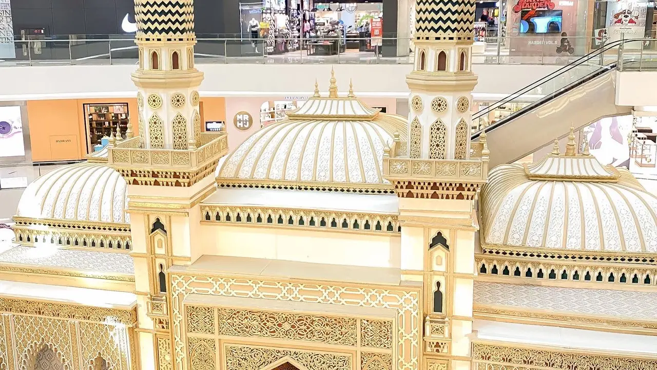 Instalasi Istana Favorit Traveler Muslim Dunia Alhambra Didirikan di Senayan City