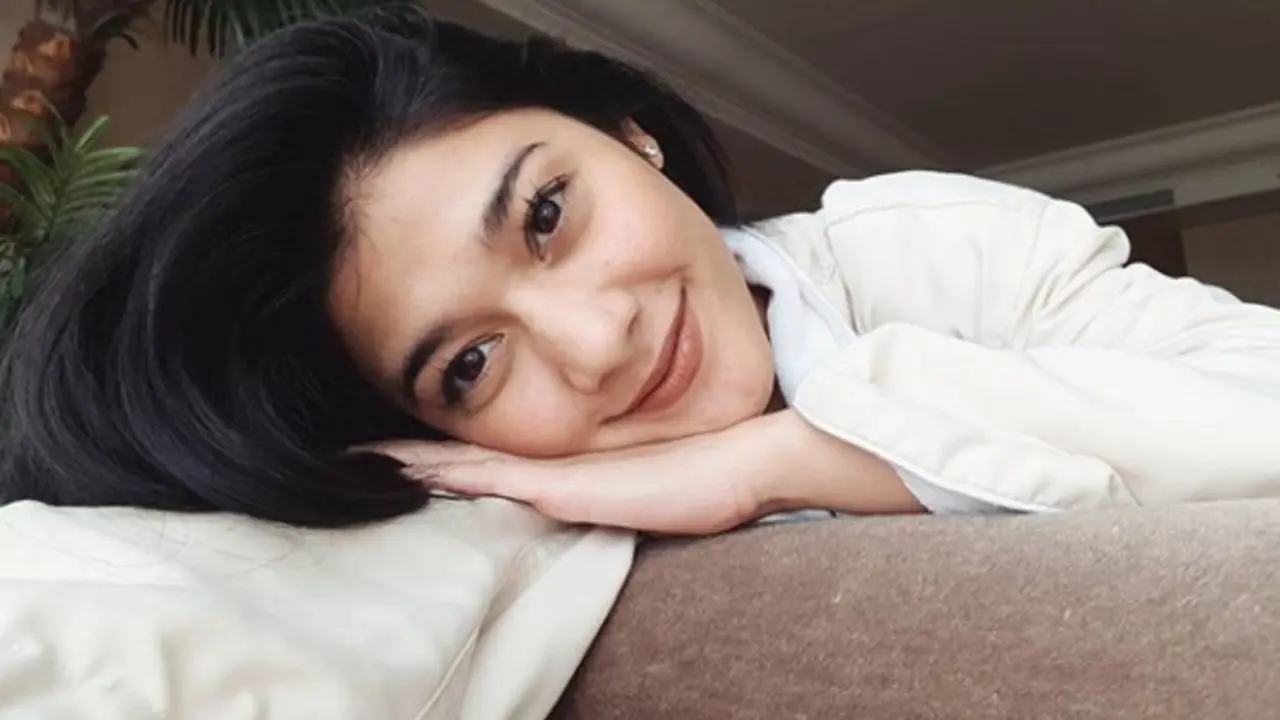 Dari Glamour Sampai Natural, Ini Makeup Kece Naysilla Mirdad