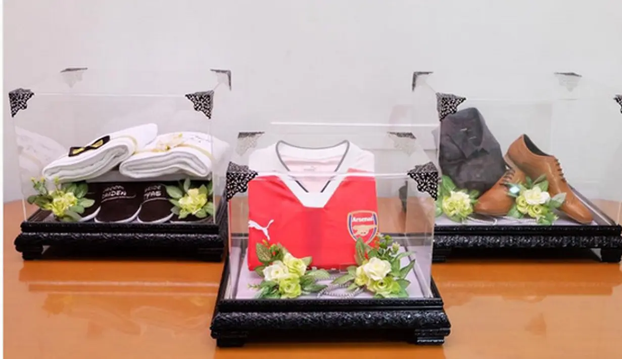 ""Serah serahan" is part of our tradition in marking an engagement" tulis Tyas Mirasih sebagai keterangan foto barang bawaan seserahan yang dibawa oleh Raiden. (Instagram/tyasmirasih)