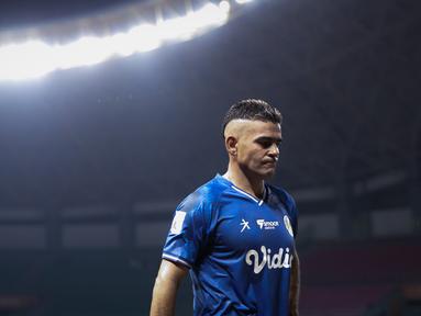 Debut Cristian Gonzales di Liga 2 musim 2022/2023 bersama PSIM Yogyakarta harus berakhir pahit. (Bola.com/Bagaskara Lazuardi)