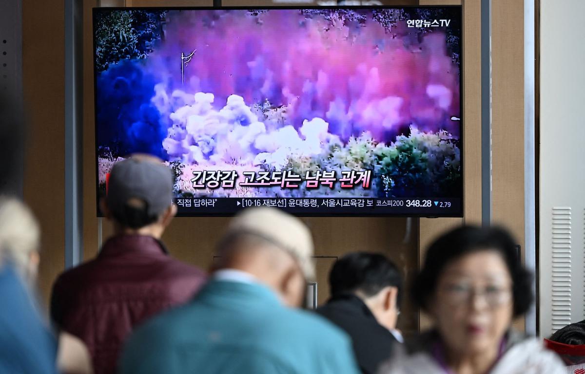 Korut Ledakkan Jalan Penghubung Menuju Korea Selatan