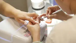 Cara Merawat Kutikula Kuku agar Tetap Lembap, Sehat, dan Tak Mudah Robek