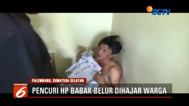 Kepergok mencuri telepon genggam, seorang pemuda di Palembang, Sumatra Selatan, babak belur dihajar massa karena mencoba berdalih dan melawan.