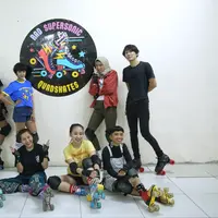 Untuk pemula yang ingin belajar sepatu roda dengan teknik yang tepat, Rad Supersonic juga membuka kelas. (Sumber foto: Adrian Putra/FIMELA)