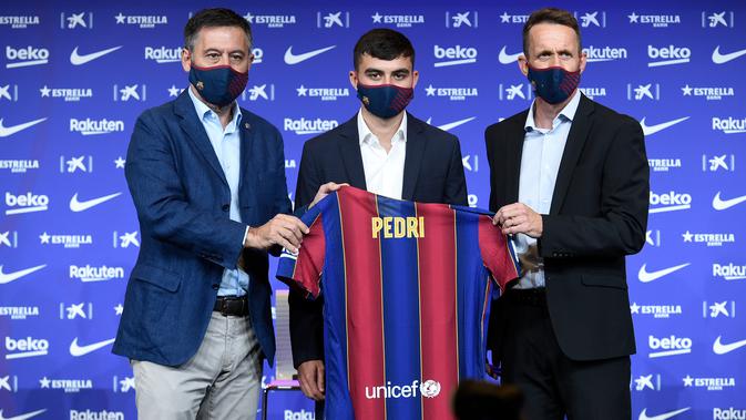 Pemain anyar Barcelona, Pedri juga masuk dalam hitungan Ronald Koeman (AFP)