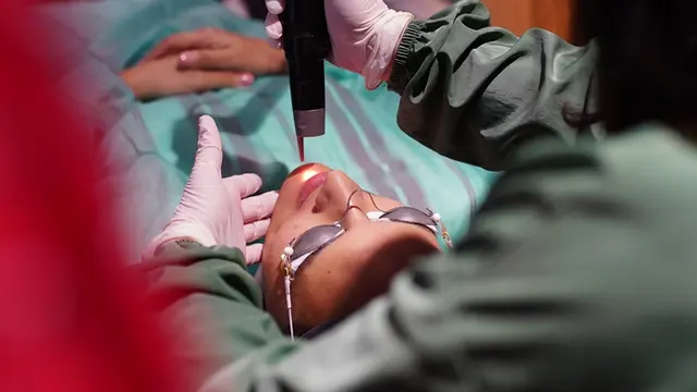Kolaborasi Mendukung Perempuan Indonesia Rawat Kulit Wajah dengan Solusi Ageless Beauty