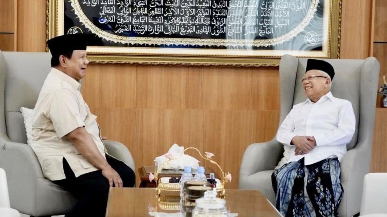 Momen Haru: Presiden Prabowo Cium Tangan KH Ma'ruf Amin dalam Pertemuan Penting, Bahas Arah Bangsa