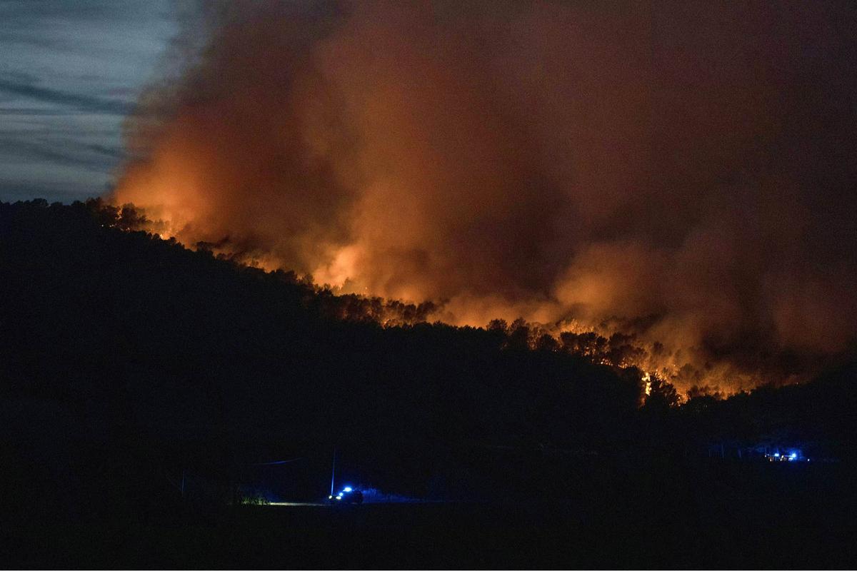 FOTO: Gelombang Panas Picu Kebakaran  Hutan Hebat di Perancis