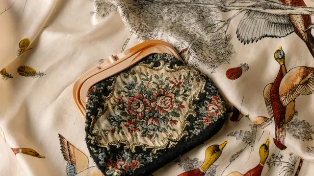 Menyimpan tas dengan benar agar awet