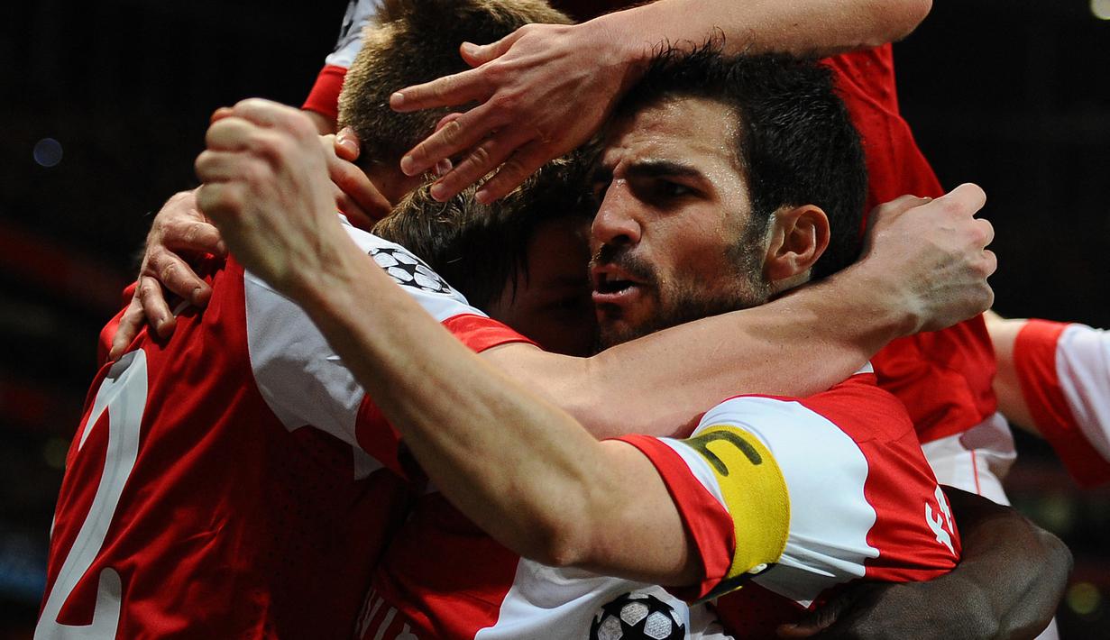 Cesc Fabregas yang kala itu masih berumur 21 tahun ditunjuk Wenger sebagai kapten tim agar bisa loyal bersama klub. Susu dibalas air tuba, Fabregas meninggalkan klub dan kemudian kembali ke Barcelona pada tahun 2011. (AFP/Lluis Gene)