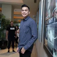 Film 'Raksasa dari Jogja' menggaet pendatang baru di dunia seni peran. Abrar Adrian lelaki yang berhasil menjajal dunia akting. (Adrian Putra/Bintang.com)